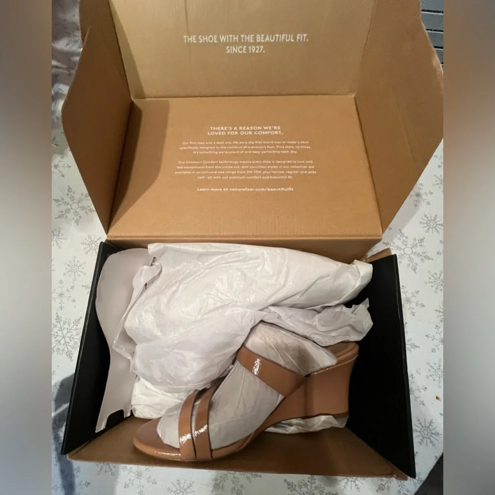 New Naturalizer Breona Wedge Sandals – Taupe – Size 9.5